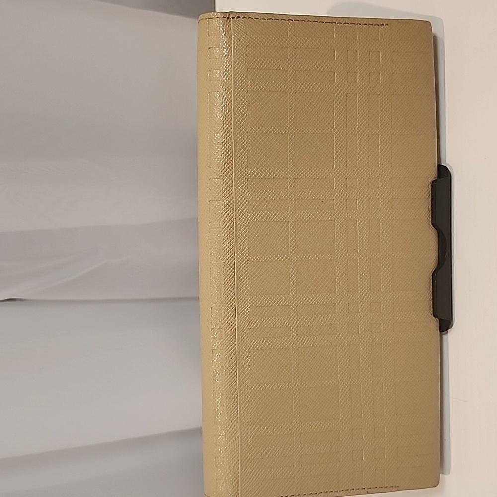 Burberry Long Wallet With Box - Picture 7 of 17